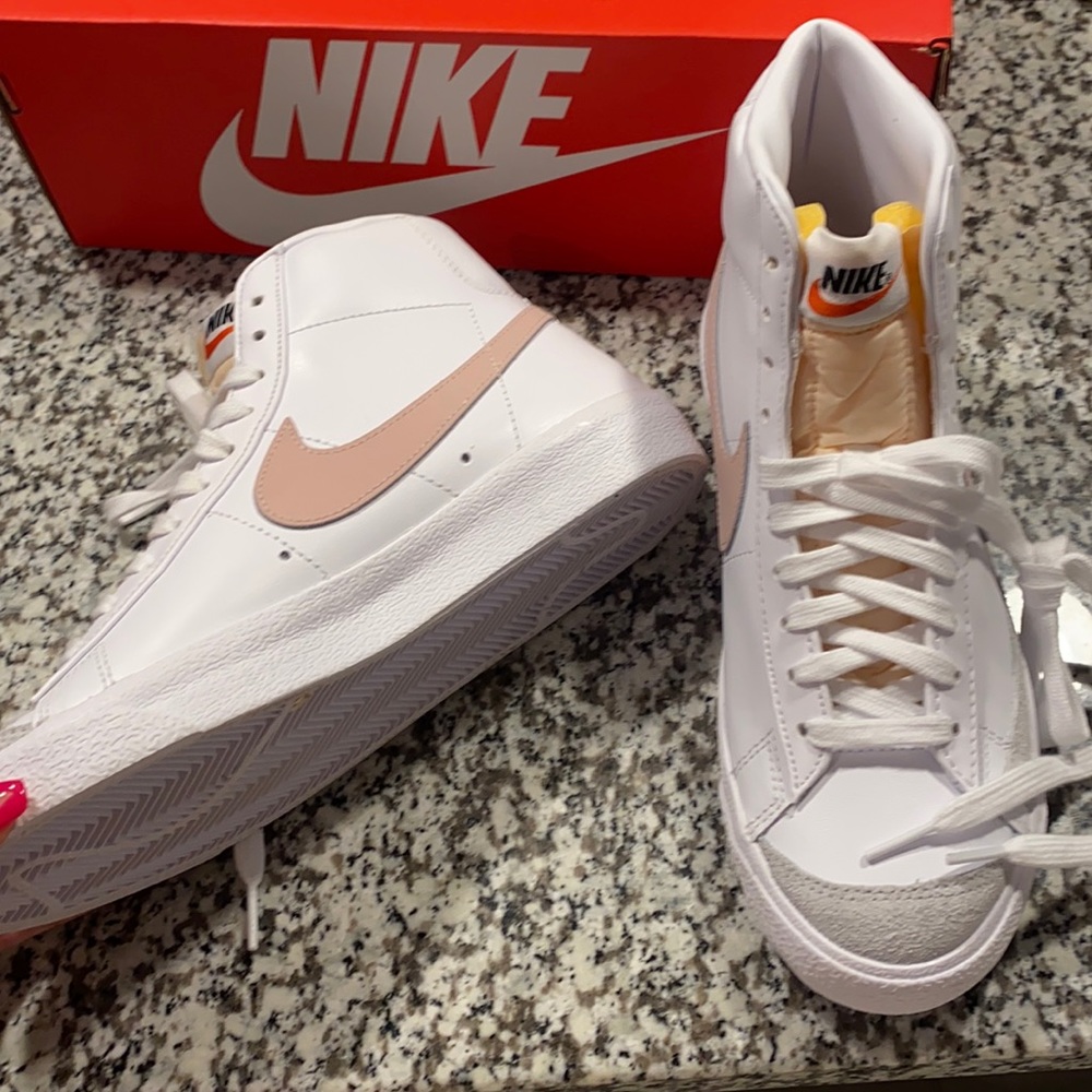 Women’s Nike Blazer mid  ‘77 high top shoes